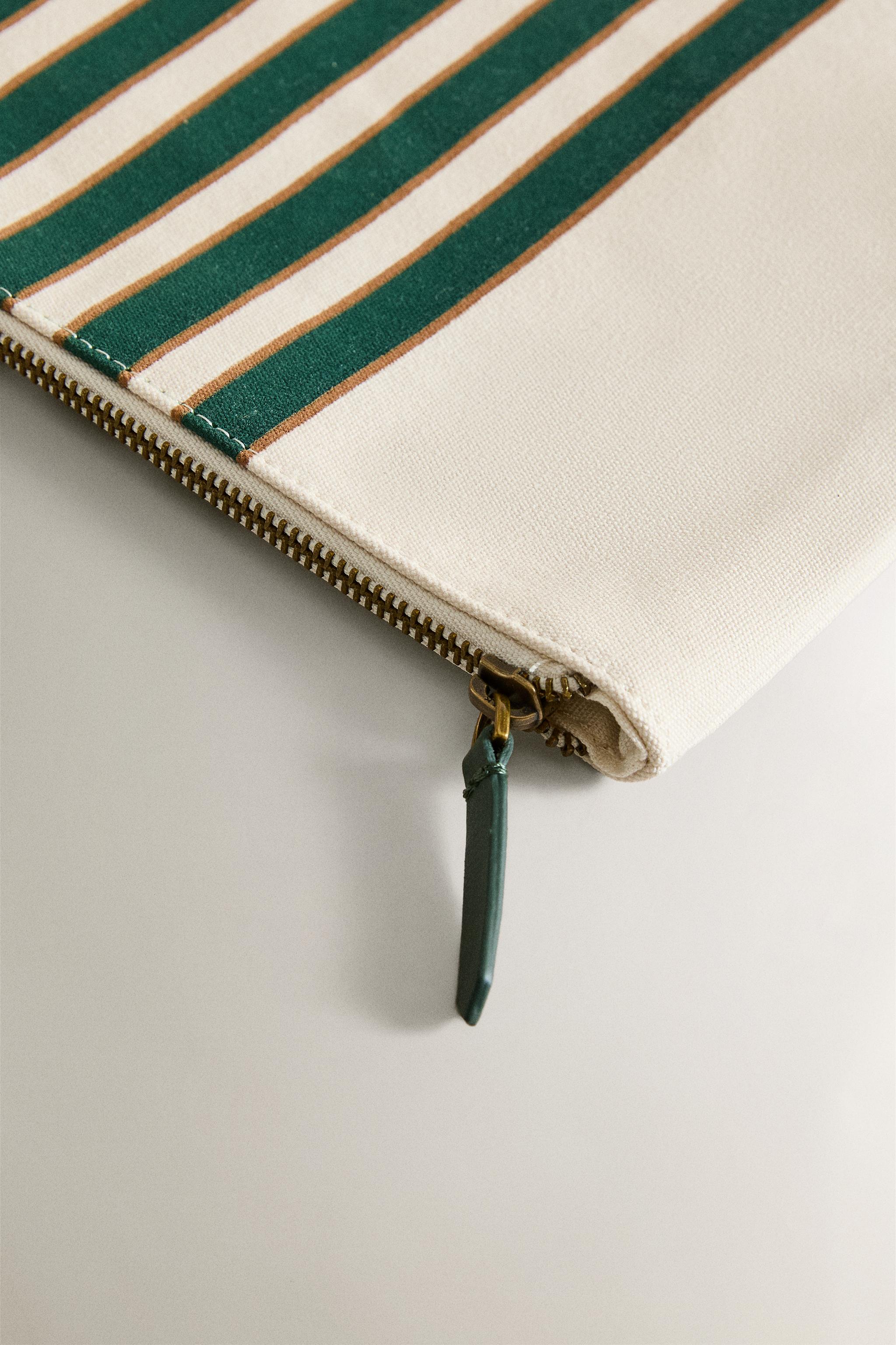 STRIPED TRAVEL BAG